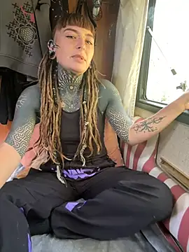 Snapshot of HornyHippy1 chatting on 30, 4, 2026 HornyHippy1 online show from 30, 4, 2026