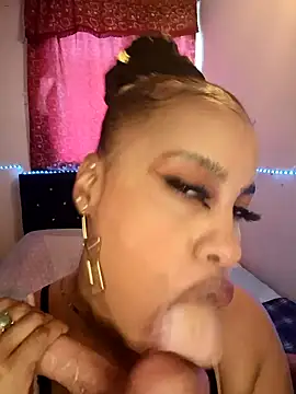 Snapshot of KAYLA_48_ chatting on 4, 4, 2026 KAYLA 48 online show from 4, 4, 2026