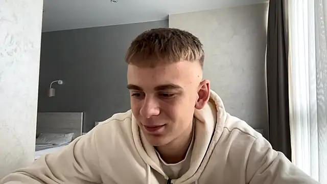 Snapshot of SoloFury chatting on 8, 4, 2026 SoloFury online show from 8, 4, 2026