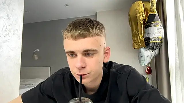 Snapshot of SoloFury chatting on 14, 6, 2026 SoloFury online show from 14, 6, 2026