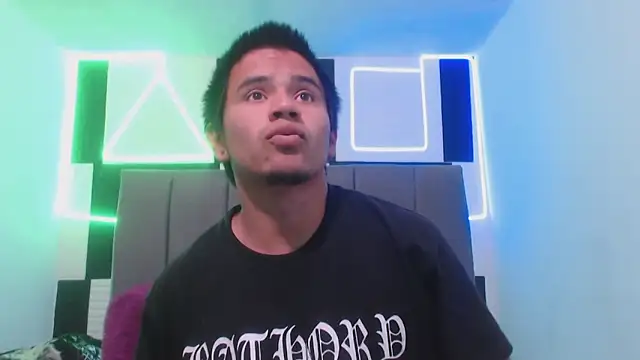 Snapshot of adonis_latin_19 chatting on 30, 3, 2026 adonis latin 19 online show from 30, 3, 2026