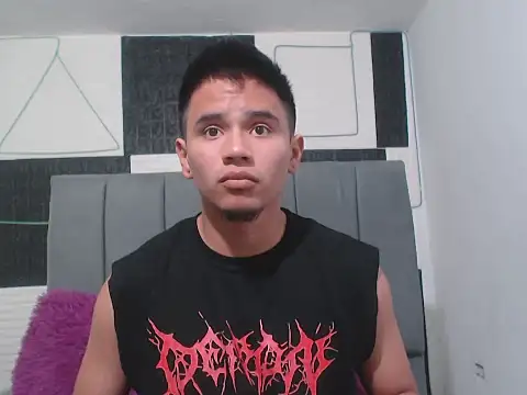 Snapshot of adonis_latin_19 chatting on 17, 4, 2026 adonis latin 19 online show from 17, 4, 2026