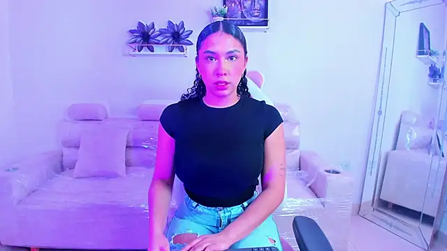 Snapshot of april_smiith1 chatting on 22, 4, 2026 april smiith1 online show from 22, 4, 2026