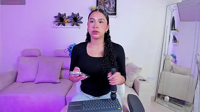 Snapshot of april_smiith1 chatting on 4, 5, 2026 april smiith1 online show from 4, 5, 2026