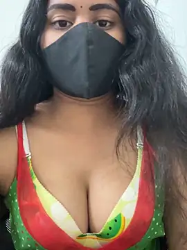 Snapshot of sexy-riyaa43 chatting on 5, 4, 2026 sexy-riyaa43 online show from 5, 4, 2026