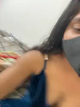sexy-riyaa43 online show from 28, 4, 2026