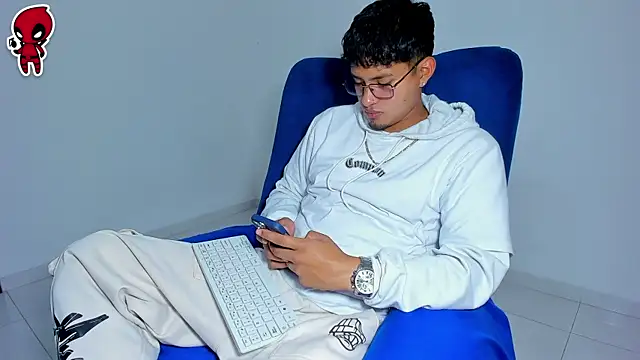 Snapshot of Thiago_snoop chatting on 5, 5, 2026 Thiago snoop online show from 5, 5, 2026