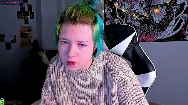 Snapshot of LittleKittenStar chatting on 19, 4, 2026 LittleKittenStar online show from 19, 4, 2026