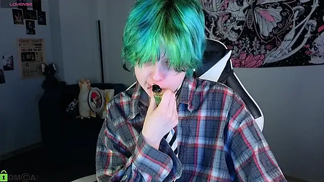 Snapshot of LittleKittenStar chatting on 28, 4, 2026 LittleKittenStar online show from 28, 4, 2026