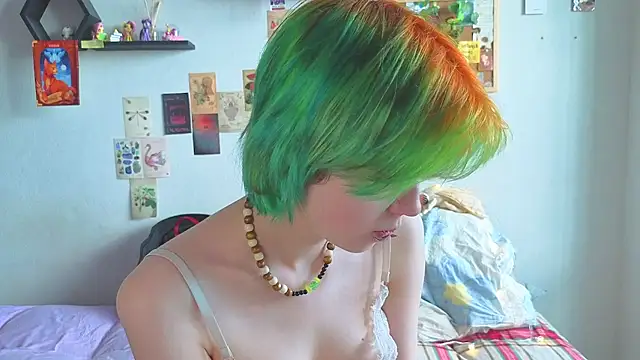 Snapshot of LittleKittenStar chatting on 25, 5, 2026 LittleKittenStar online show from 25, 5, 2026