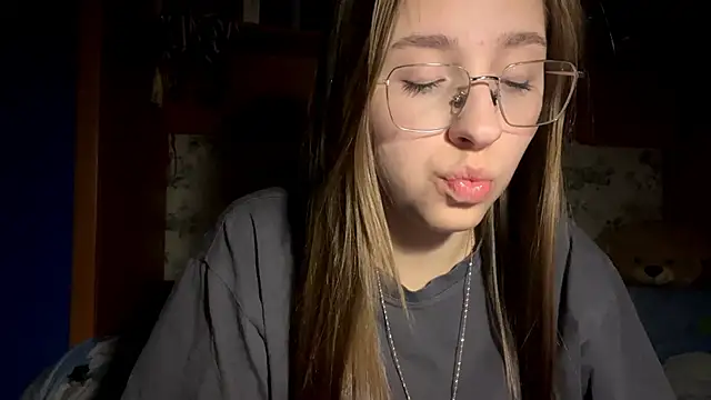 Snapshot of Vickyfaith chatting on 8, 4, 2026 Vickyfaith online show from 8, 4, 2026
