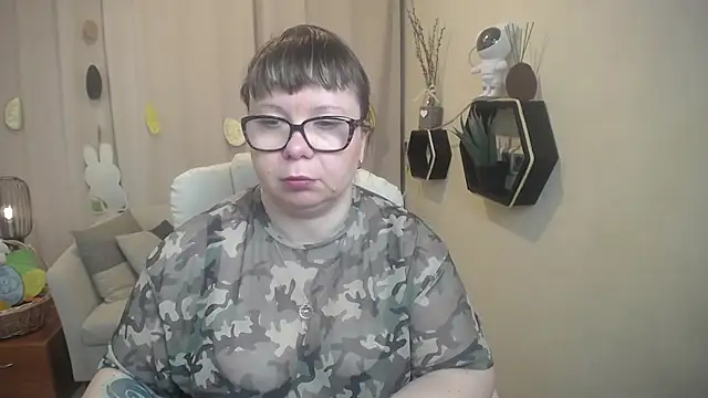 Snapshot of BonnnyBoobsy chatting on 5, 4, 2026 BonnnyBoobsy online show from 5, 4, 2026