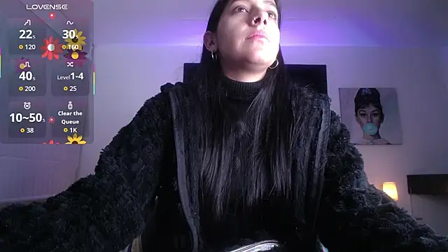 Snapshot of Melannyy_V chatting on 17, 4, 2026 Melannyy V online show from 17, 4, 2026