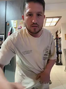 Snapshot of leonel37- chatting on 20, 3, 2026 leonel37- online show from 20, 3, 2026