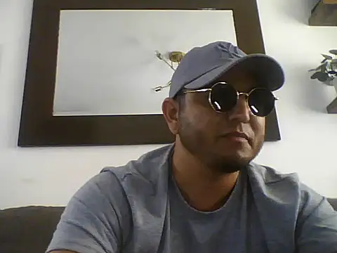 Snapshot of HOTB0Y18 chatting on 20, 4, 2026 HOTB0Y18 online show from 20, 4, 2026