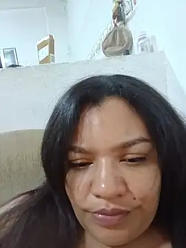 Snapshot of Lara_Seduce chatting on 5, 4, 2026 Lara Seduce online show from 5, 4, 2026