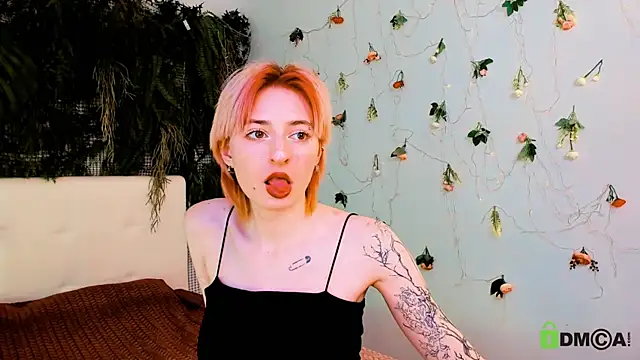 Kira  Cutie online show from 15, 5, 2026