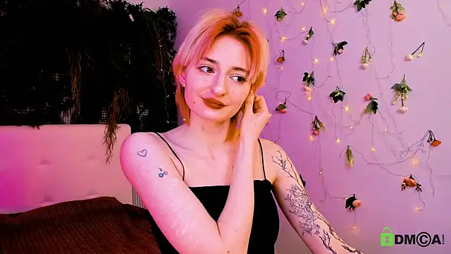 Kira  Cutie online show from 16, 5, 2026