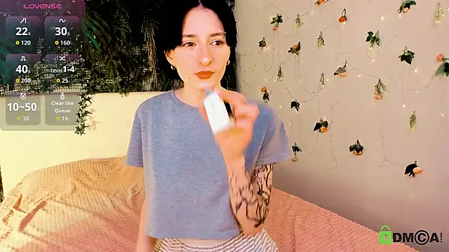 Kira  Cutie online show from 28, 5, 2026