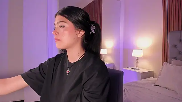 Snapshot of LiaSalvatore chatting on 20, 4, 2026 LiaSalvatore online show from 20, 4, 2026