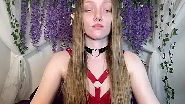 Snapshot of ElfGirlAna chatting on 16, 4, 2026 ElfGirlAna online show from 16, 4, 2026