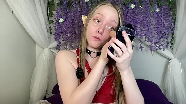 Snapshot of ElfGirlAna chatting on 18, 5, 2026 ElfGirlAna online show from 18, 5, 2026