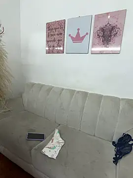 Snapshot of angel_rousse01 chatting on 10, 4, 2026 angel rousse01 online show from 10, 4, 2026