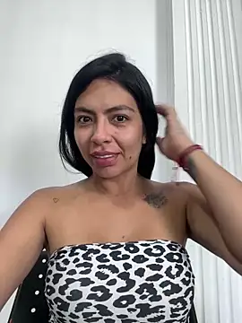 Snapshot of Noa_rousse01 chatting on 2, 4, 2026 Noa rousse01 online show from 2, 4, 2026