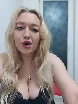 Snapshot of LexaVelure chatting on 9, 4, 2026 LexaVelure online show from 9, 4, 2026