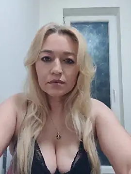 Snapshot of LexaVelure chatting on 16, 4, 2026 LexaVelure online show from 16, 4, 2026