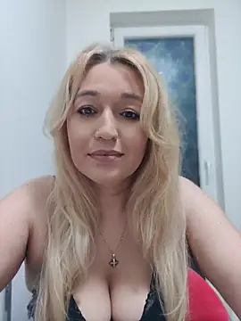 Snapshot of LexaVelure chatting on 16, 4, 2026 LexaVelure online show from 16, 4, 2026