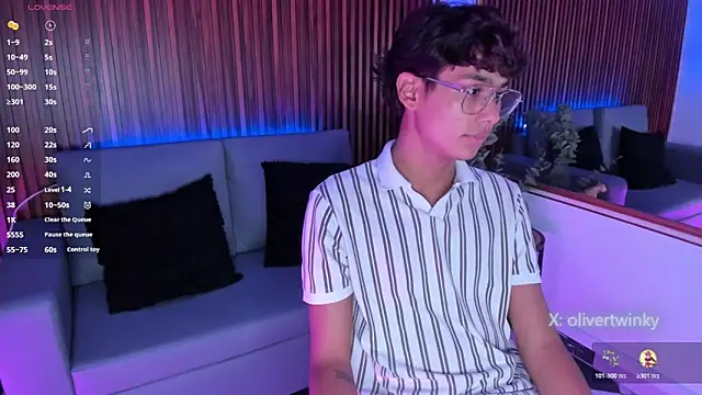 Snapshot of Oliver20__ chatting on 5, 4, 2026 Oliver20 online show from 5, 4, 2026