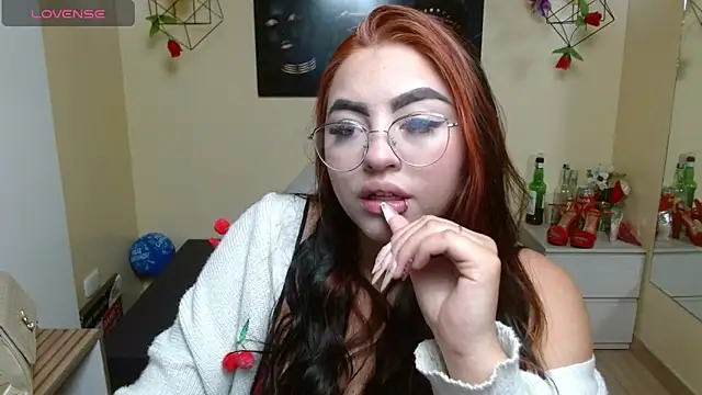 Snapshot of Miley_Clarck chatting on 21, 4, 2026 Miley Clarck online show from 21, 4, 2026