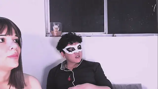 Snapshot of Tuxxxedo chatting on 9, 4, 2026 Tuxxxedo online show from 9, 4, 2026