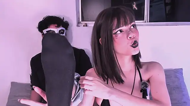 Snapshot of Tuxxxedo chatting on 21, 4, 2026 Tuxxxedo online show from 21, 4, 2026