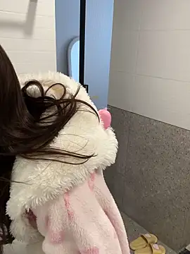 Snapshot of XJZ-01 chatting on 24, 4, 2026 XJZ-01 online show from 24, 4, 2026