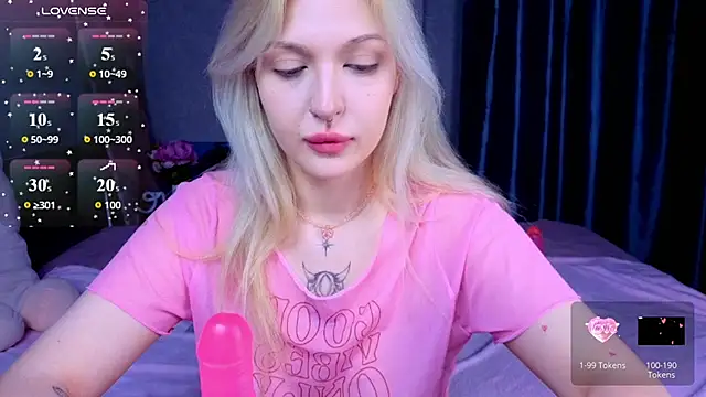Snapshot of BlondieSummer chatting on 20, 6, 2026 BlondieSummer online show from 20, 6, 2026