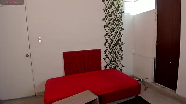 LisaTepes online show from 5, 5, 2026