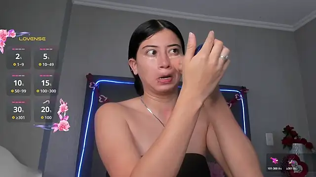 Snapshot of mia_gomez7 chatting on 17, 4, 2026 mia gomez7 online show from 17, 4, 2026