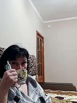 Snapshot of HelgaDennis chatting on 3, 4, 2026 HelgaDennis online show from 3, 4, 2026