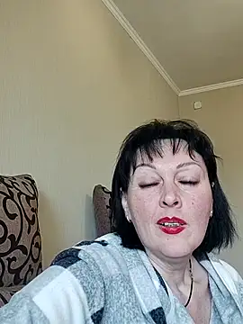 Snapshot of HelgaDennis chatting on 5, 4, 2026 HelgaDennis online show from 5, 4, 2026