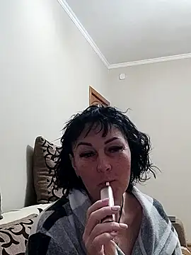 Snapshot of HelgaDennis chatting on 19, 4, 2026 HelgaDennis online show from 19, 4, 2026