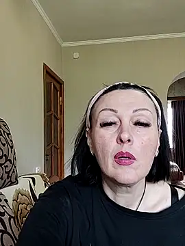 Snapshot of HelgaDennis chatting on 1, 5, 2026 HelgaDennis online show from 1, 5, 2026