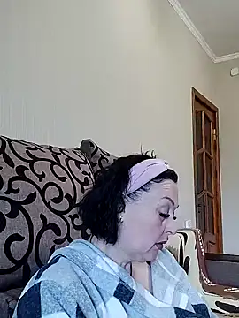 Snapshot of HelgaDennis chatting on 4, 5, 2026 HelgaDennis online show from 4, 5, 2026