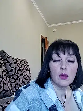 Snapshot of HelgaDennis chatting on 5, 5, 2026 HelgaDennis online show from 5, 5, 2026