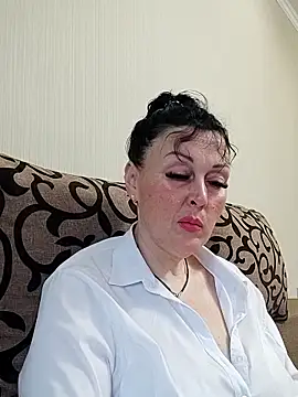 Snapshot of HelgaDennis chatting on 3, 6, 2026 HelgaDennis online show from 3, 6, 2026