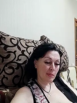 Snapshot of HelgaDennis chatting on 5, 6, 2026 HelgaDennis online show from 5, 6, 2026