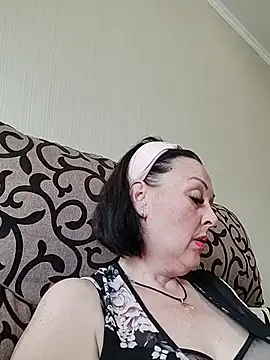 Snapshot of HelgaDennis chatting on 7, 6, 2026 HelgaDennis online show from 7, 6, 2026