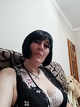 HelgaDennis online show from 6, 8, 2026