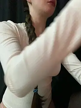 shrie beverlyy045 online show from 5, 4, 2026